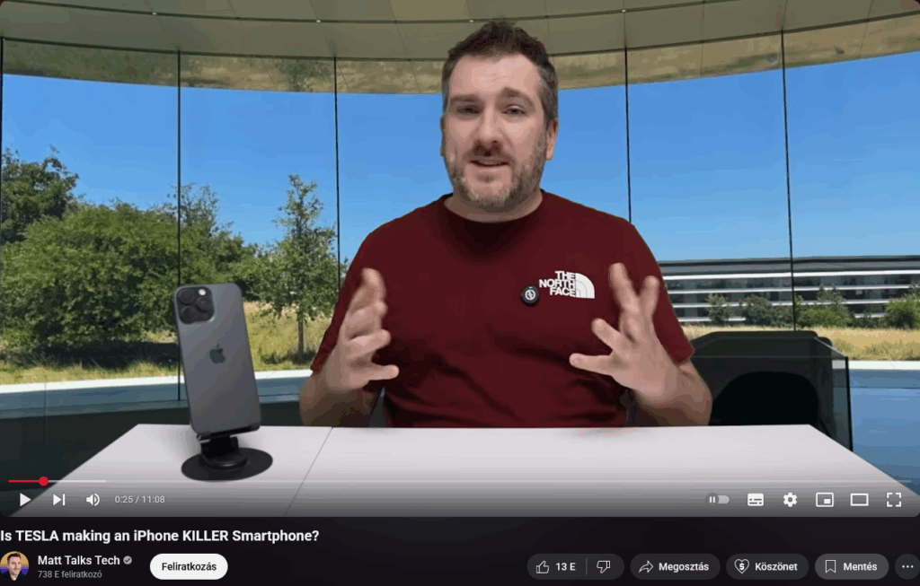 Indirekt iPhone reklám a Pi Phone promó videóban.